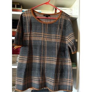 Ann Taylor Short Sleeve Sweater in size XL